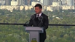 Vladimir Zelenski apresenta sintomas leves de Covid-19