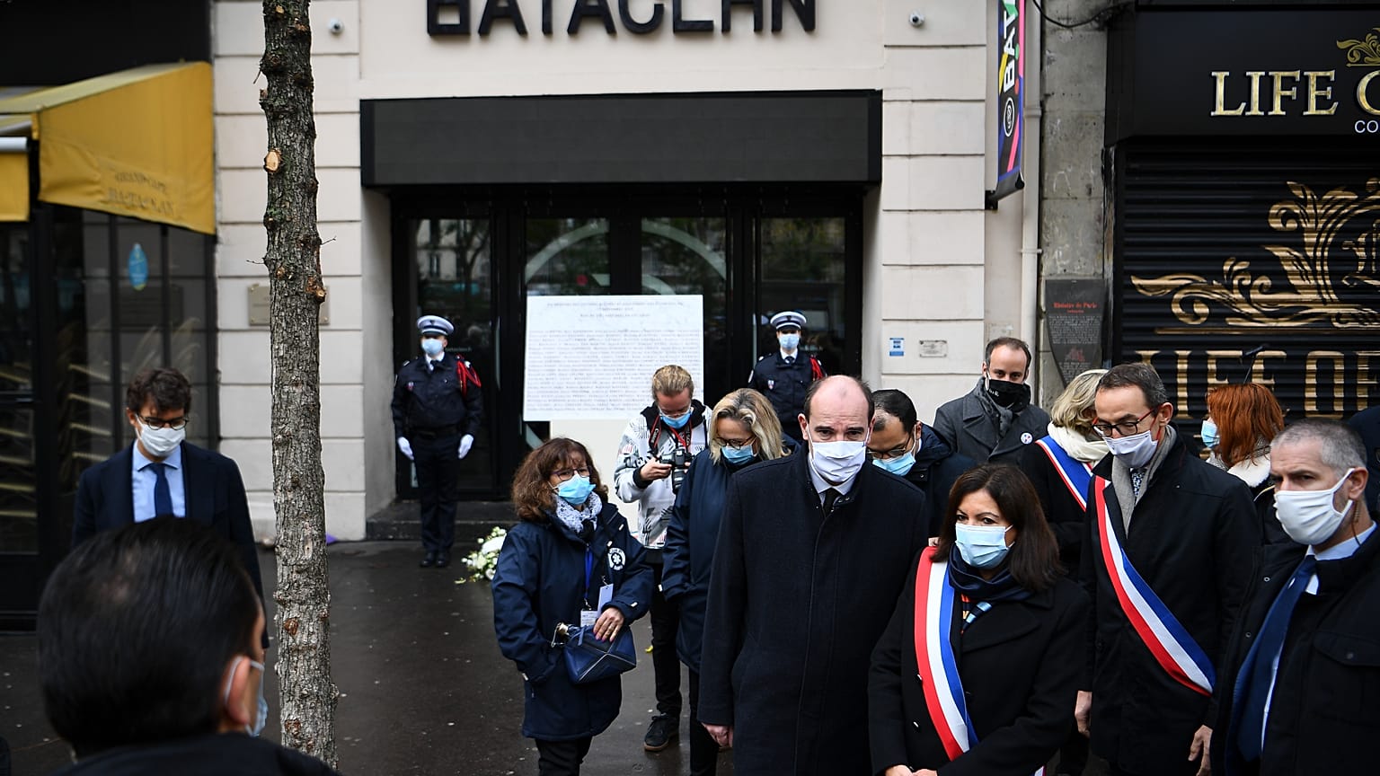 Der Schmerz bleibt: Paris gedenkt der Terroropfer vom November 2015