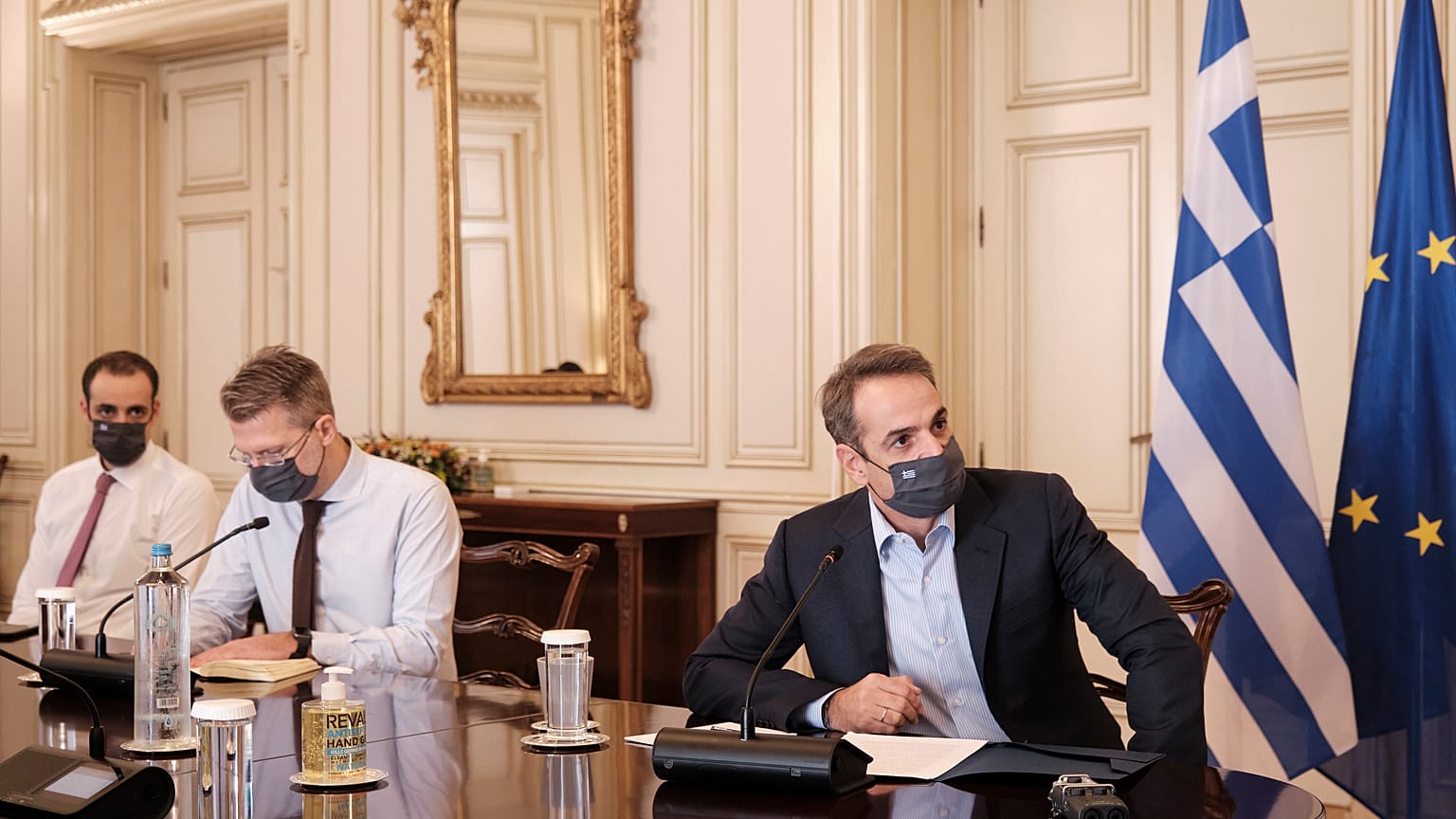 Τηλεδιάσκεψη για στρατηγική εμβολιασμού