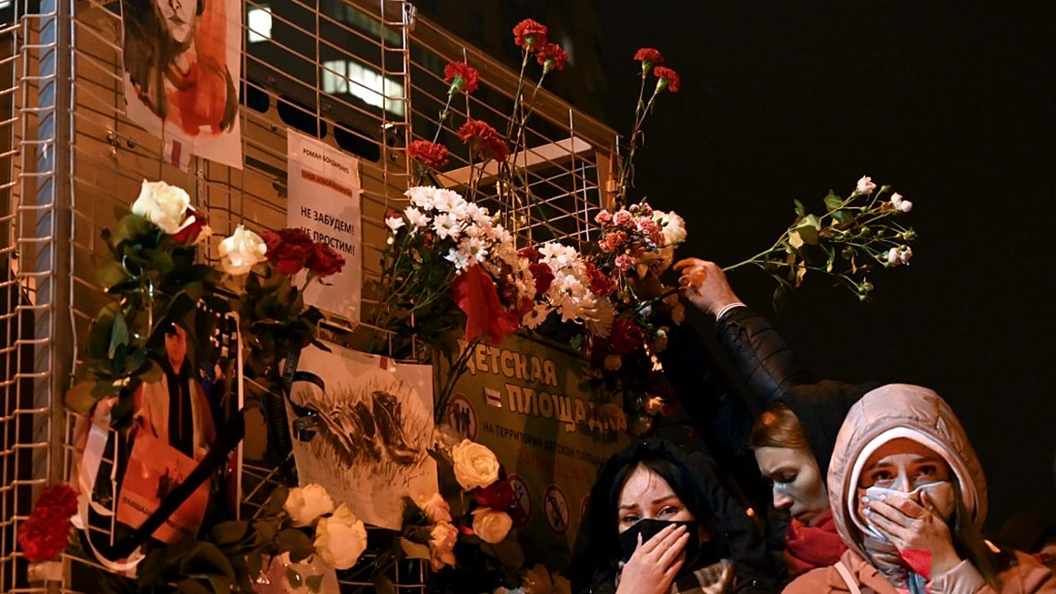 People have laid flowers to pay tribute at 'The Square of Changes' in Minsk.
