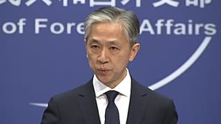 Wang Wenbin, le porte-parole de la diplomatie chinoise, félicitant Joe Biden pour sa victoire à la présidentielle américaine, le 13 novembre 2020 à Pékin