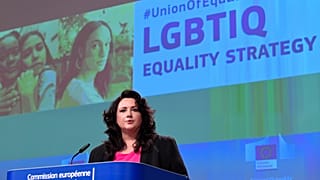 Helena Dalli az EU melegjogi stratégiájáról tájékoztatja a sajtót 2020. november 12-én
