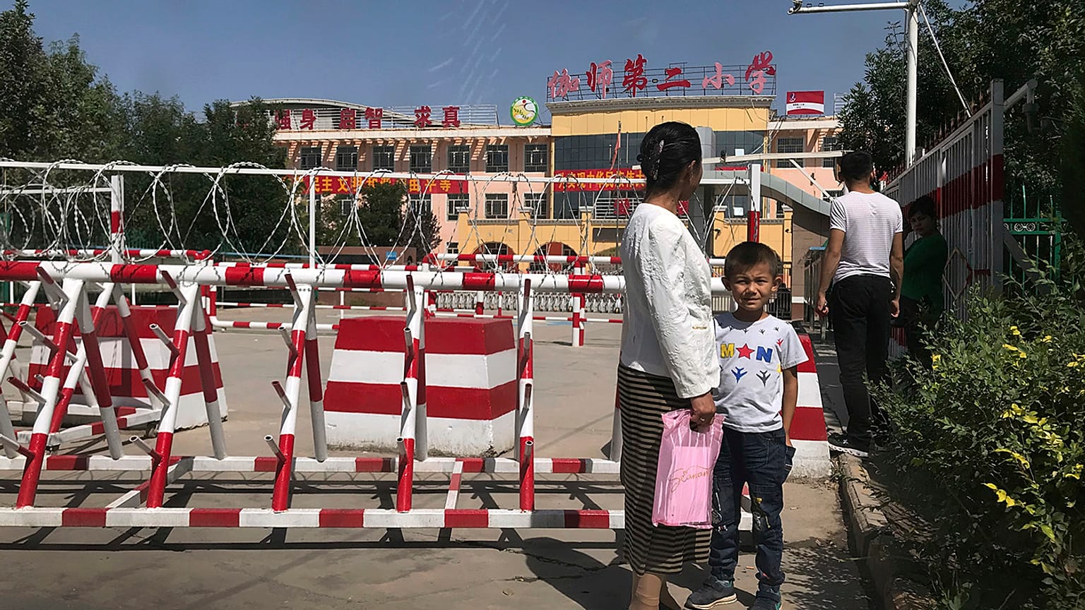 Doğu Türkistan'da ailelerinden koparılan çocukların tutulduğu bir 'okul'