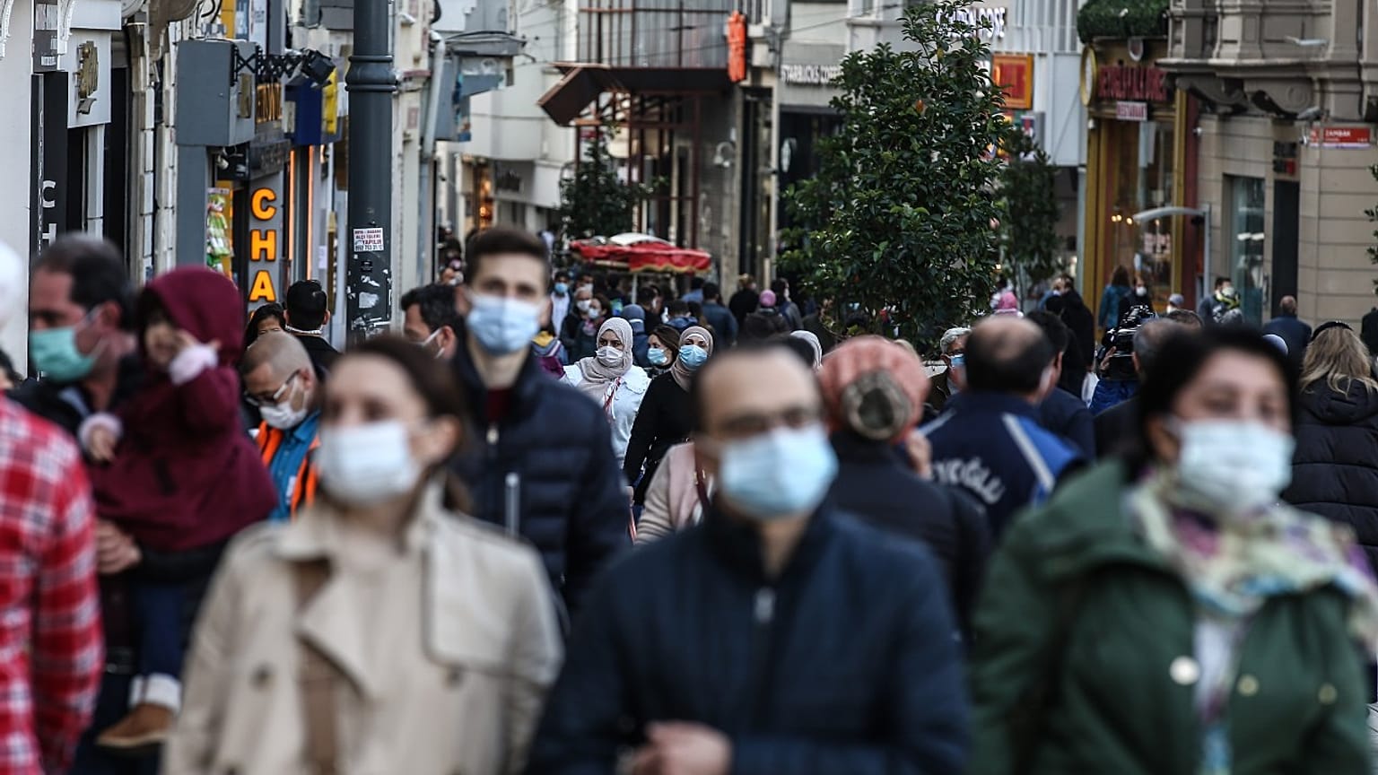 13 kasım 2020 tarihinde Türkiye'de Covid-19 sebebiyle 93 kişi hayatını kaybetti.