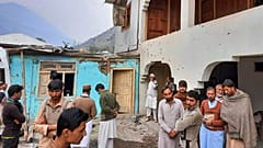 Pakistan yönetimindeki Keşmir'de Kontrol Hattı'nda yer alan Neelum Vadisi'ndeki bir köyde Hint kuvvetlerinin bombardımanı nedeniyle kısmen hasar oluştu