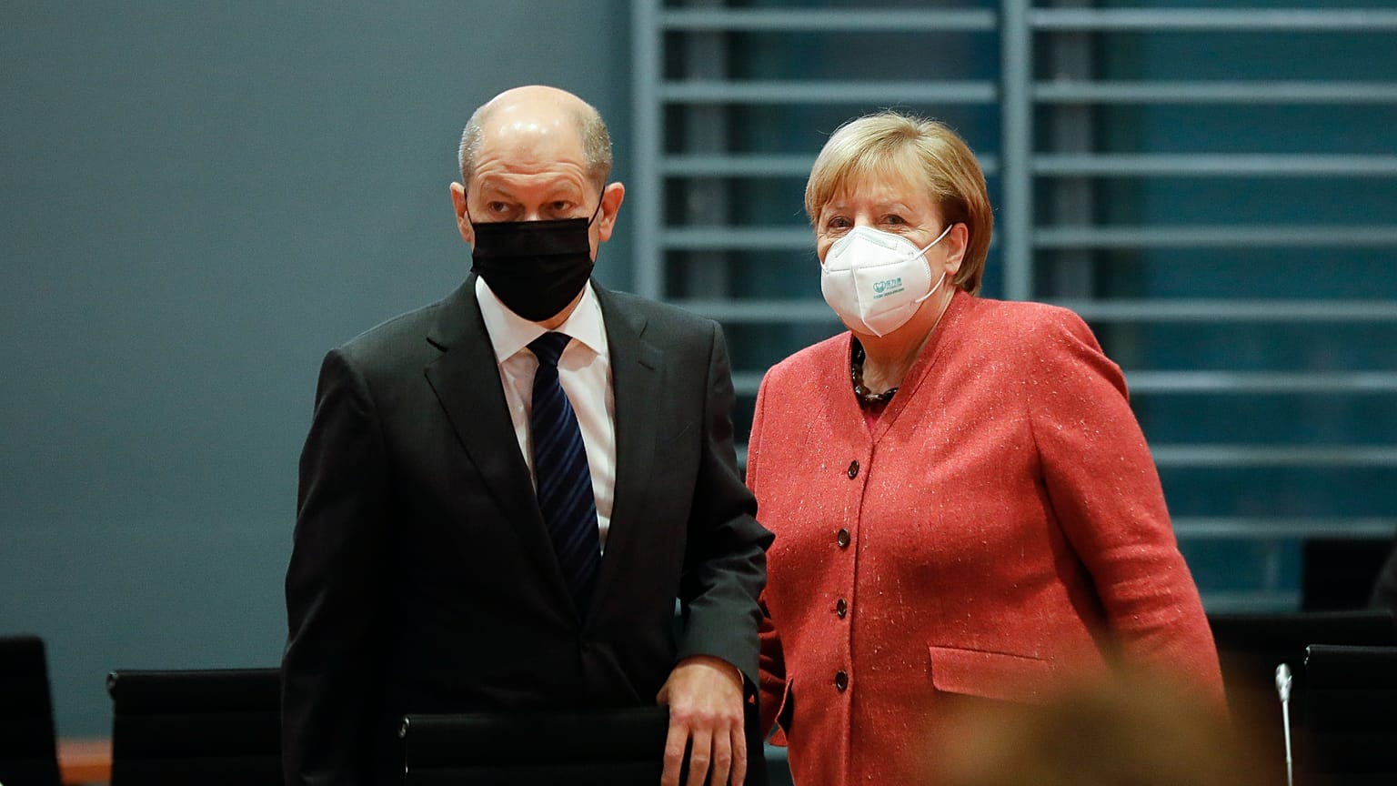 Alman Şansölye Angela Merkel ve Maliye Bakanı Olaf Scholz 