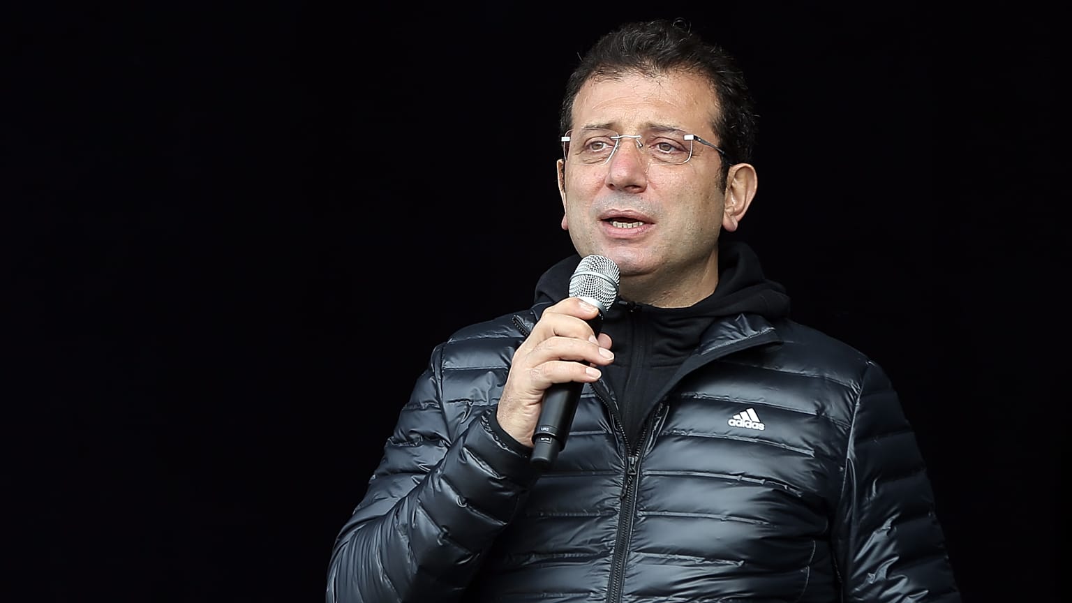 İBB Başkanı Ekrem İmamoğlu 42. İstanbul Maratonu sonrası konuşurken