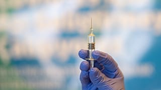 لقاح فايزر- بيوتيك ضد كوفيد -19