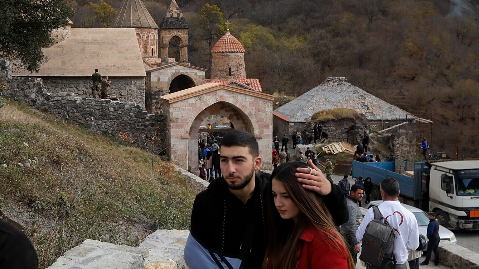 Una visita e una preghiera al monastero di Dadivank, vicino a Karvachar.