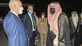  الرئيس التونسي قيس سعيّد ووزير الدفاع القطري خالد العطية