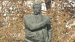 Памятник Георгию Делчеву в Скопье