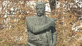 Памятник Георгию Делчеву в Скопье