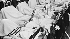 Personale militare danese contagiato dall'influenza asiatica a Copenhagen nel 1957: tra il 15% e il 25% dei soldati si stima siano stati contagiati in quell'anno
