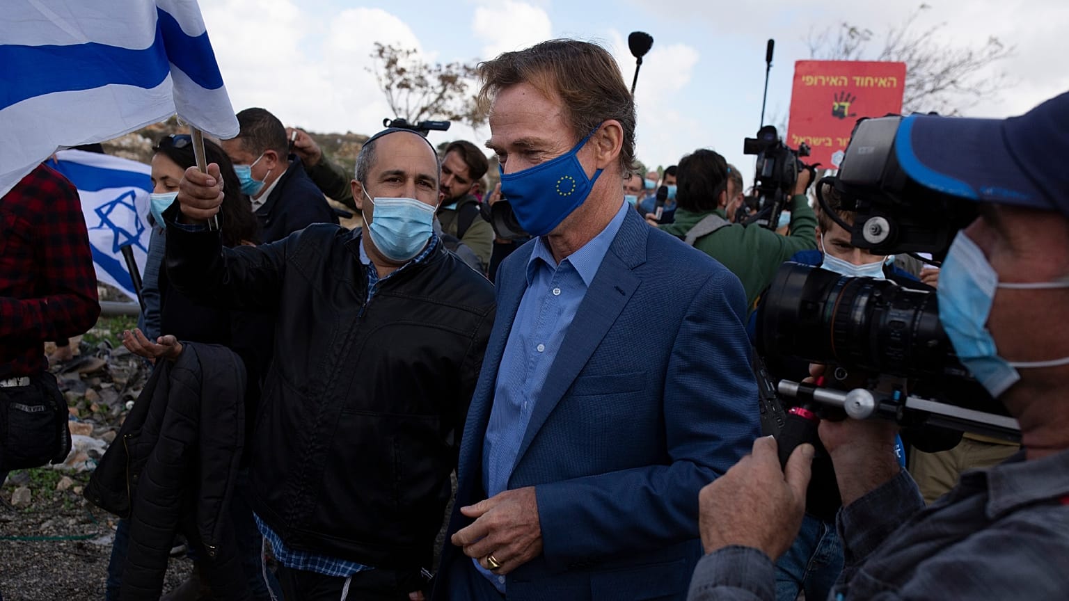 AB temsilcilerine Yahudi yerleşim biriminde protesto 