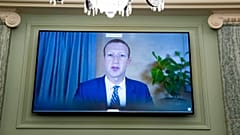 زوكربيرغ خلال جلسة استماع سابقة عبر الفيديو في الكونغرس (تشرين الأول/أكتوبر 2020)