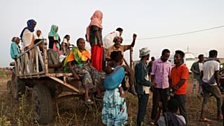 لاجئون إثيوبيون متجمعون في منطقة القضارف شرق السودان