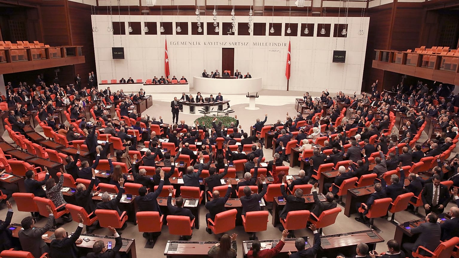 Azerbaycan'a asker gönderilmesine ilişkin tezkere kabul edildi
