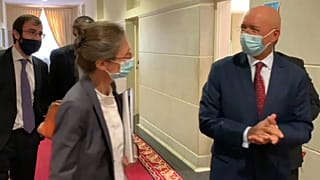 Embaixadora UE em Angola, Jeannette Seppen, e ministro da Justiça, Francisco Queiroz