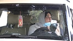 أول امرأة تعمل على سيارة أجرة في غزة