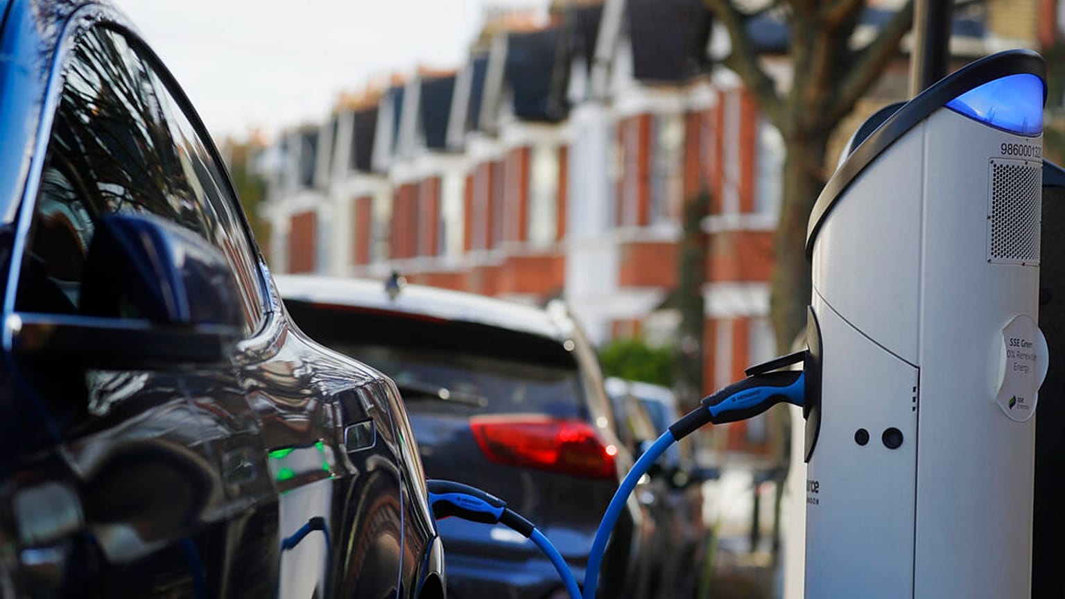 Une voiture électrique au Royaume-Uni