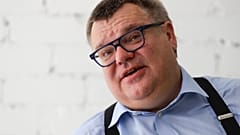 КГБ провела обыски в доме незарегистрированного кандидата в президенты Республики Беларусь Виктора Бабарико.