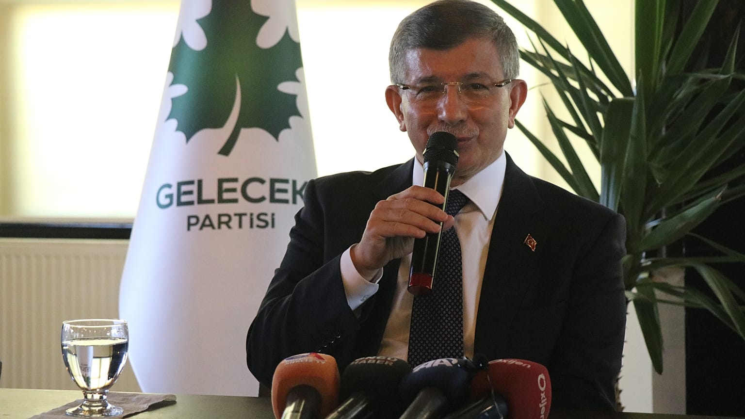 Gelecek Partisi Genel Başkanı Ahmet Davutoğlu