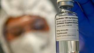 Un frasco de Remdesivir en un hospital húngaro