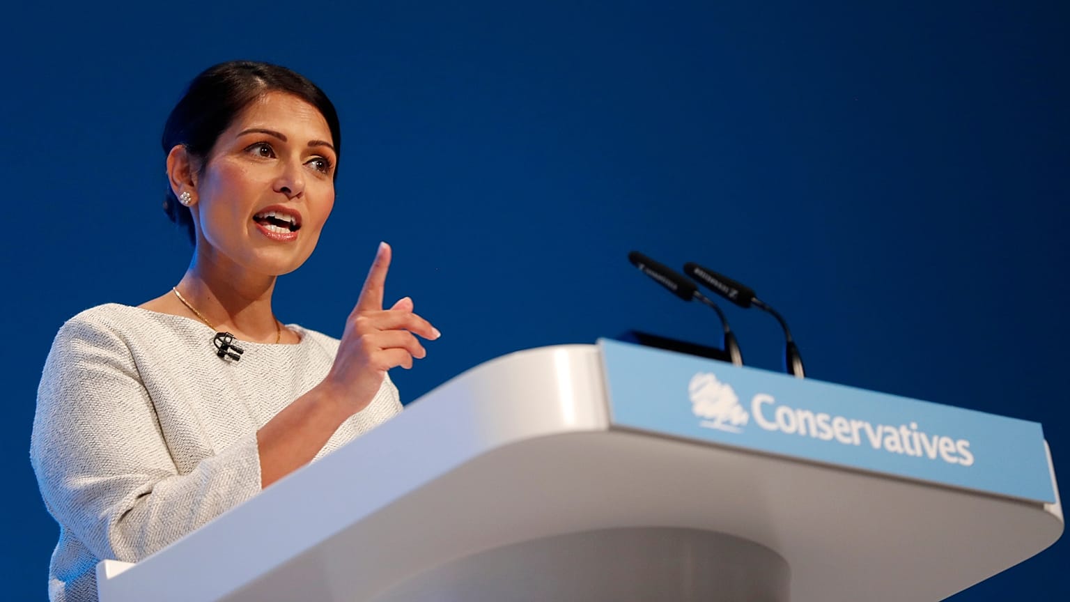 İngiltere İçişleri Bakanı Priti Patel