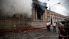 Humo saliendo del edificio del Congreso