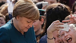 Angela Merkel egy berlini iskolában, 2016-ban