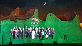 Montaje de foto de familia de la cumbre virtual del G20 en Arabia Saudí