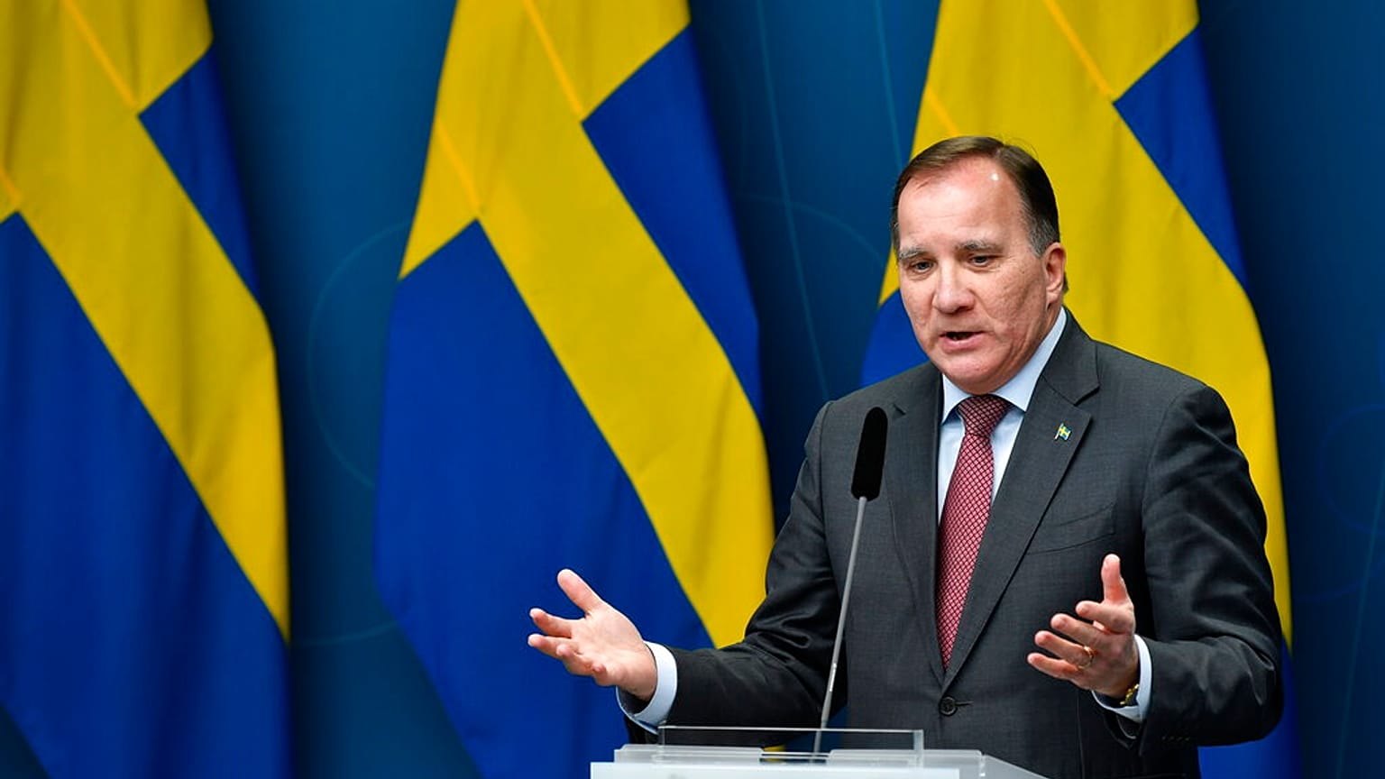 Schwedens Ministerpräsident Stefan Löfven gibt in Stockholm eine Pressekonferenz zu neuen Corona-Restriktionen, 11.11.2020