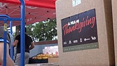 Reparto de alimentos entre la población, en Miami