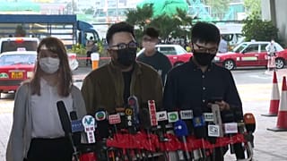 Los activistas hongkoneses Wong, Chow y Lam, pendientes de sentencia