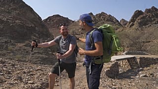Senderismo en las montañas "movedizas" de Dubái
