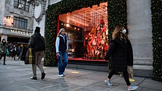 Un escaparate con temática navideña en Selfridges en Oxford Street, Londres, el 4 de noviembre de 2020.