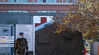 Nοσοκομείο εκστρατείας στον χώρο στάθμευσης του 424 Στρατιωτικού Νοσοκομείου Θεσσαλονίκης