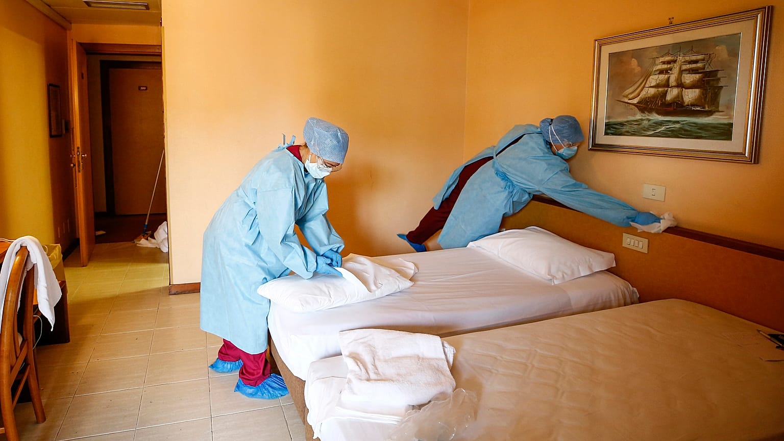 Una habitación de hotel para pacientes de covid en vez de turistas, un mal menor par el sector
