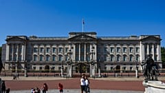A Buckingham-palota idén júliusban - a járvány miatt jóval kevesebb a turista, mint a szokásos