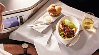 British Airways dining sets and collectibles are being sold after retiring the Boeing 747.