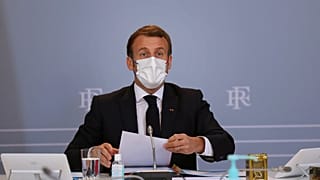 Во Франции смягчаются карантинные меры