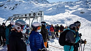 Los 200 turistas huyeron en secreto del complejo de lujo después de descubrir que tendrían que estar en cuarentena durante 10 días.