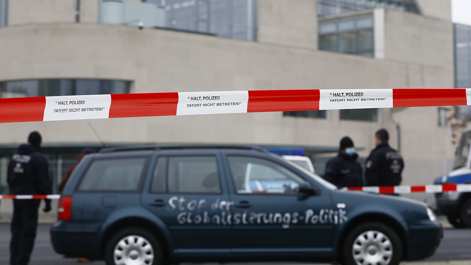 Almanya’nın başkenti Berlin’de Başbakanlık binasına saldırı girişimi