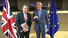 Brexit-Unterhändler Frost und Barnier.