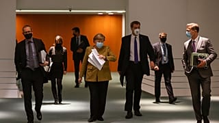 Auf dem Weg zur Pressekonferenz