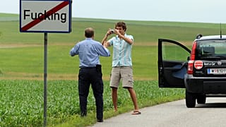 Il cartello stradale fuori dal villaggio di Fucking in Austria