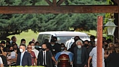 Die Zeremonie auf dem Privatfriedhof Jardin de Bella Vista in der Nähe von Buenos Aires. Vor Ort waren nur Angehörige und enge Freunde