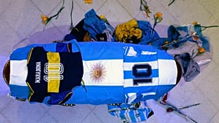 Diego Maradona koporsója a Buenos Aires-i elnöki palotában 2020. november 26-án