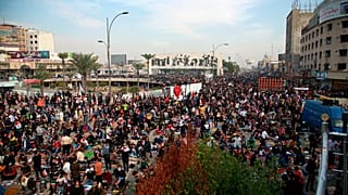 ده‌ها هزار نفر از هواداران مقتدی صدر در بغداد راهپیمایی کردند