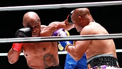 Mike Tyson e Roy Jones Jr. mostraram golpes impressionantes em Los Angeles